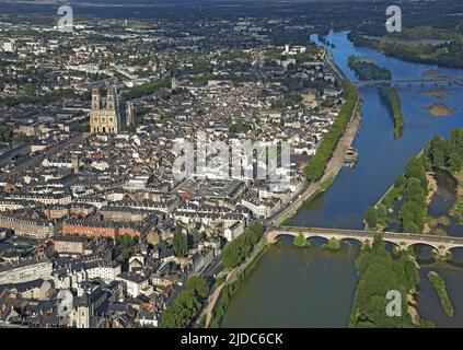 France, Loiret, Orléans sur les rives de la Loire (vue aérienne) Banque D'Images