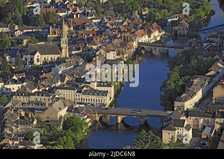 France, Indre, Argenton-sur-Creuse, connue sous le nom de Venise du Berry, la ville est située sur les rives de la Creuse (photo aérienne), Banque D'Images