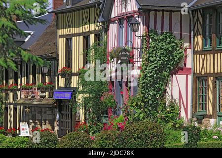 France, Eure le bec-Hellouin, maisons à colombages, village classé Banque D'Images