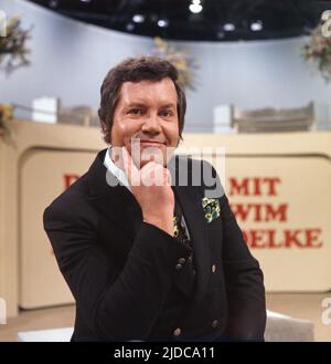Drei mal Neun, ZDF Quizshow, Deutschland, 1971, Showmaster Wim Thoelke. Drei mal Neun, série de quiz TV, Allemagne, 1971, présentateur Wim Thoelke Banque D'Images