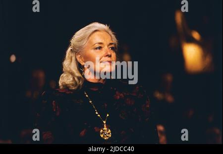 Gwyneth Jones, britische Opernsängerin, Sopranistin, BEI einem Auftritt en Allemagne, 1988. Gwyneth Jones, chanteuse d'opéra britannique, soprano dramatique, performance en Allemagne, 1988. Banque D'Images