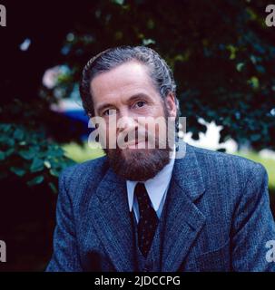 Erland Josephson, Schauspieler und Regisisseur, Portraaufnahme in Deutschland, 1980. Erland Josephson, acteur et réalisateur suédois, portrait tourné en Allemagne, 1980. Banque D'Images