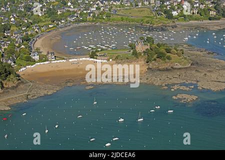 France, Ille-et-Vilaine Saint-Briac-sur-Mer Port de Hue (vue aérienne) Banque D'Images