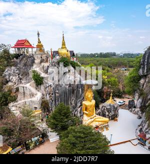 Champathong Cave Meditation Centre ou Thum Jum Pa Thong Priest Camp site, lieu rituel religieux dans le sous-district de Huai Phai dans la province de Ratchaburi Banque D'Images