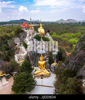 Champathong Cave Meditation Centre ou Thum Jum Pa Thong Priest Camp site, lieu rituel religieux dans le sous-district de Huai Phai dans la province de Ratchaburi Banque D'Images