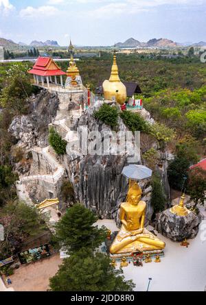 Champathong Cave Meditation Centre ou Thum Jum Pa Thong Priest Camp site, lieu rituel religieux dans le sous-district de Huai Phai dans la province de Ratchaburi Banque D'Images