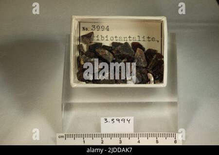Minéraux de Stibiotantalite. Amérique du Nord ; États-Unis ; Californie ; Comté de San Diego ; Mesa Grande Banque D'Images