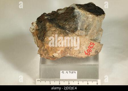 Yttrotantalite-(y). Minéraux. Europe; Suède; Ytterby Banque D'Images
