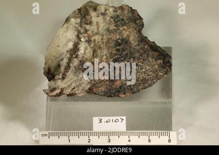 Yttrotantalite-(y). Minéraux. Europe; Suède; Ytterby Banque D'Images