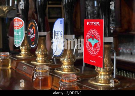 Handtracs for Real ALE, Lion Tavern, 67 Moorfields, Liverpool , Merseyside, ANGLETERRE, ROYAUME-UNI, L2 2BP Banque D'Images