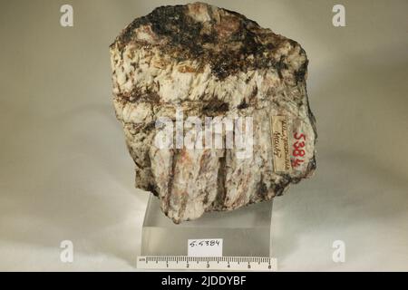Yttrotantalite-(y). Minéraux. Europe; Suède; Ytterby Banque D'Images