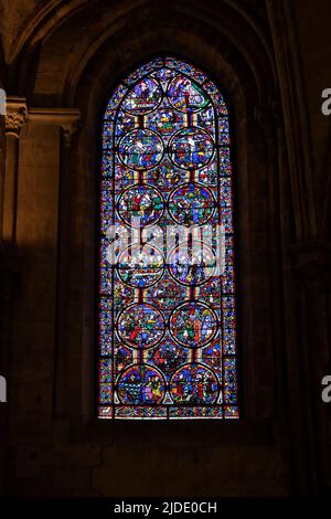 Intérieur de la cathédrale Saint-Etienne de Bourges, département du cher, Centre-Val de Loire, France. Il a été donné par Charles VII, également connu sous le nom de petit roi de Bou Banque D'Images