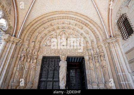 La cathédrale Saint-Etienne ou la cathédrale de Bourges est un grand exemple d'architecture gothique, avec une belle décoration. Département du cher, Centre-Val de Lo Banque D'Images