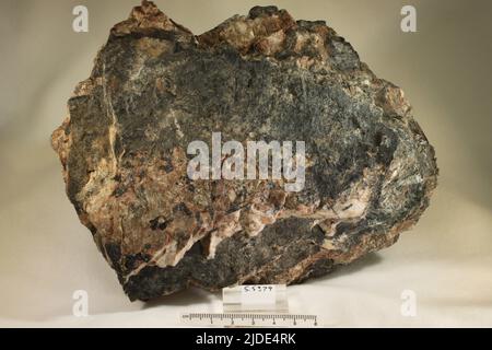 Yttrotantalite-(y). Minéraux. Europe; Suède; Ytterby Banque D'Images