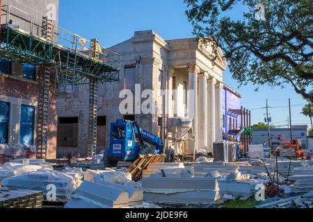 NEW ORLEANS, LA, États-Unis - 18 JUIN 2022 : nouveau site de construction et de rénovation d'un centre de vie senior sur South Carrollton Avenue Banque D'Images