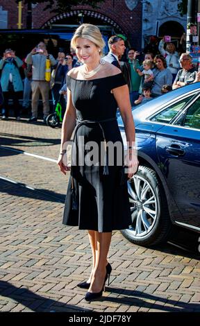 La Haye, Niederlande. 20th juin 2022. La reine Maxima des pays-Bas arrive au Grote Kerk à la Haye, sur 20 juin 2022, pour assister à un grand dîner, le 1st d'une visite de 2 jours aux pays-Bas du couple de Prince héritier crédit: Albert Nieboer/pays-Bas OUT/point de vue OUT/dpa/Alay Live News Banque D'Images