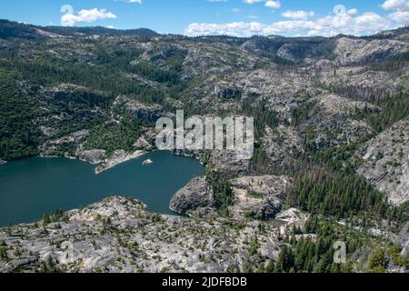 Les Dardanelles peuvent être vues depuis Donnell Vista, un arrêt de repos dans le comté de Tuolumne, CA le long de la State route 108 près de Sonora Pass. Banque D'Images