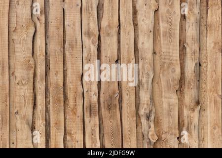 Arrière-plan, planches de pin brûlé avec une texture de bois prononcée Banque D'Images