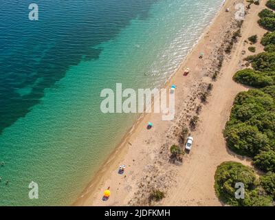 Vue panoramique sur la plage de Divari près de la baie de Navarino, Gialova. C'est l'une des meilleures plages de l'Europe méditerranéenne. Magnifique lagon près de Voido Banque D'Images
