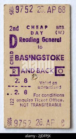 1960s British Rail billet de train Reading General to Basingstoke Banque D'Images