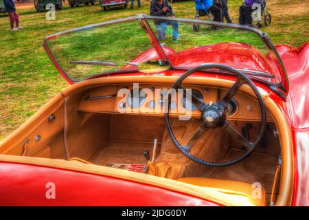 Cockpit d'une voiture de sport Jaguar XK 120 au Manilla Showground, Australie. Banque D'Images