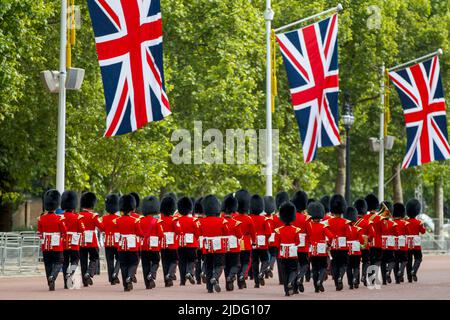 Marching Guards Band, Trooping the Color Rerépétitions, The Mall, Londres, Angleterre, Royaume-Uni, samedi, 21 mai 2022. Banque D'Images