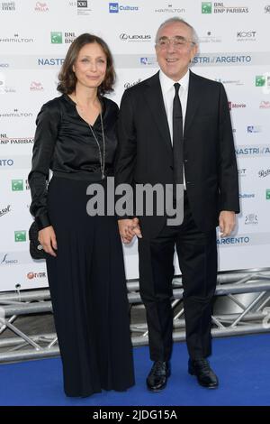 Rome, Italie. 20th juin 2022. Silvio Orlando (R) et Maria Laura Rondanini (L) assistent à l'événement de tapis blu de Natri d'Argento 2022 au MAXXI Museum. (Photo de Mario Cartelli/SOPA Images/Sipa USA) crédit: SIPA USA/Alay Live News Banque D'Images