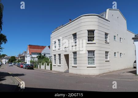 Littlempton WST Sussex, Royaume-Uni. Vieille ville - à l'angle de River Road et de Surrey Street. Montre le bâtiment Argyll Hall rénové. Banque D'Images