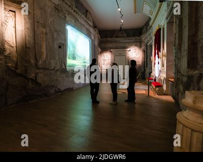 Gatchina, Russie - 15 mai 2022 : Galerie Chesme dans le Grand Palais Gatchina. Le palais Gatchina a reçu le statut de site du patrimoine mondial de l'UNESCO en 1990 Banque D'Images