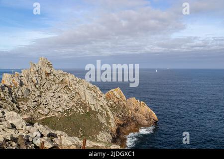 CAP RAZ, FRANCE - 6 SEPTEMBRE 2019 : c'est la pointe du Cap raz, qui est le point le plus à l'ouest de la France. Banque D'Images