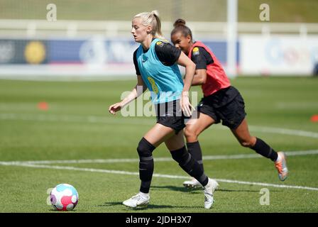 Chloe Kelly d'Angleterre pendant une séance d'entraînement au parc St George, Burton-upon-Trent. Date de la photo: Mardi 21 juin 2022. Banque D'Images