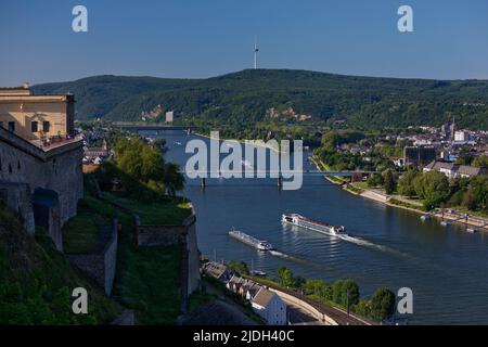 Vue de la forteresse Ehrenbreitstein sur le Rhin, l'Allemagne, la Rhénanie-Palatinat, Coblence Banque D'Images