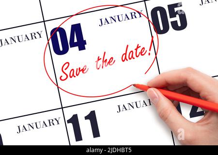 4th jour de janvier. Dessiner à la main une ligne rouge et écrire le texte Enregistrer la date sur le calendrier date 4 janvier. Concept mois d'hiver, jour de l'année. Banque D'Images