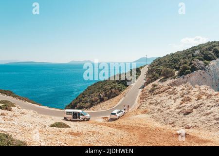 Route et côte à Kalamitsi Beach, Lefkada - Grèce Banque D'Images