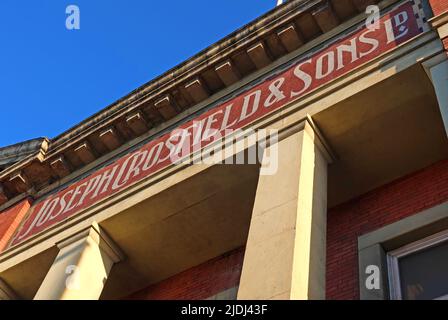 Colonnes devant l'entrée de Liverpool Road, Joseph Crossfield & Sons, Warrington, Cheshire, Angleterre, Royaume-Uni, WA5 1AB Banque D'Images