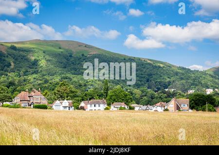 Les collines de Malvern et les maisons de Great Malvern vues du sud-est, Worcestershire, Royaume-Uni 2022 Banque D'Images