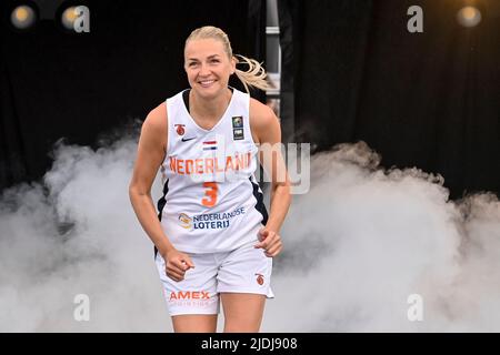 Dutch Loyce Bettonvil photographié lors d'un match de basket-ball 3x3 entre xx et yy, dans le cadre du tournoi de qualification des femmes à la coupe du monde FIBA 2022, le mardi 21 juin 2022, à Anvers. La coupe du monde 2022 de la FIBA 3x3 basket se déroule du 21 au 26 juin à Anvers. BELGA PHOTO DIRK WAEM Banque D'Images