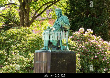 Statue de Søren Aabye Kierkegaard théologien et philosophe danois dans le jardin de la Bibliothèque royale (Det Kongelige Biblioteks Hont) à Copenhague Banque D'Images