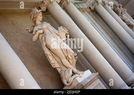 Statues de terre et d'air personnifiées Banque D'Images