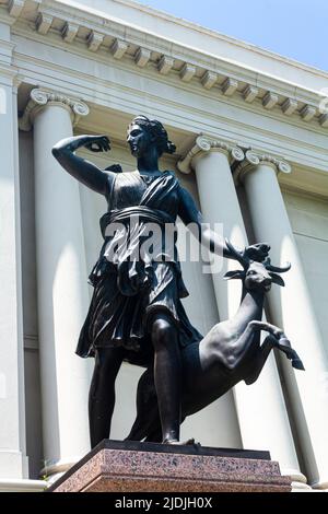 Une statue de Diana, déesse de la chasse Banque D'Images