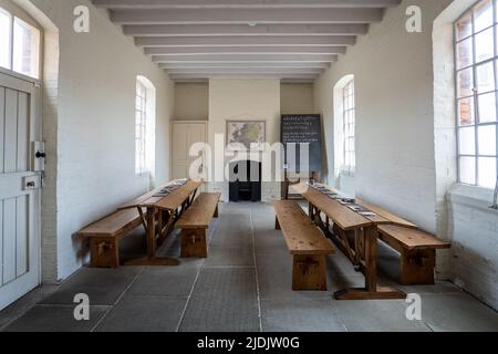 Salle de classe et bureaux à l'intérieur de Victorian Workhouse à Southwell, dans le Nottinghamshire, au Royaume-Uni, le 17 juin 2022 Banque D'Images