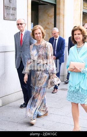 Salamanque. Espagne. 20220621, l'ancienne Reine Sofia participe à un concert à l'occasion du «Sommet mondial NEURO 2020/2022» au Liceo Theatre sur 21 juin 2022 à Salamanque, Espagne Banque D'Images