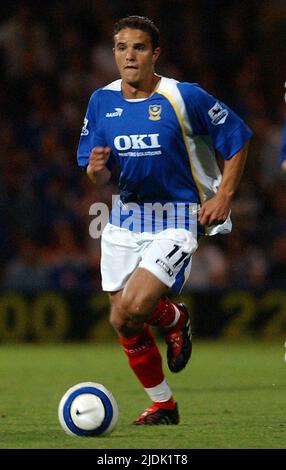 PORTSMOUTH V VILLA 23-08-05 LAURENT ROBERT PIC MIKE WALKER, 2005 Banque D'Images