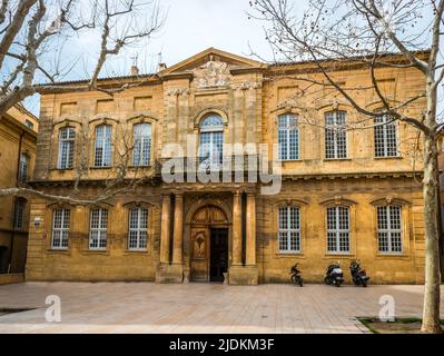 Ancien bâtiment typique d'Aix en Provence, dans les Bouches du Rhône, Provence, France Banque D'Images