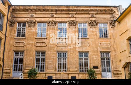 Ancien bâtiment typique d'Aix en Provence, dans les Bouches du Rhône, Provence, France Banque D'Images