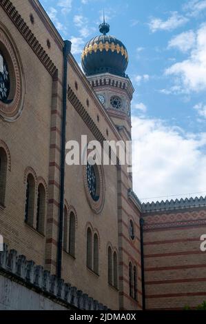 Extérieur de la synagogue des héros à la mémoire des soldats juifs hongrois qui ont combattu pendant la première Guerre mondiale dans la rue Dohany Budapest, Hongrie Banque D'Images