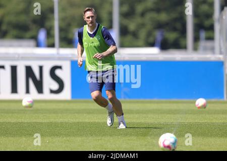 Ville de Gelsenkirchen, Allemagne. 22nd juin 2022. Firo : 06/22/2022, football, 1st Bundesliga, saison 2022/2023, FC Schalke 04, Formation, début de la formation, Sebastian POLTER/dpa/Alamy Live News Banque D'Images