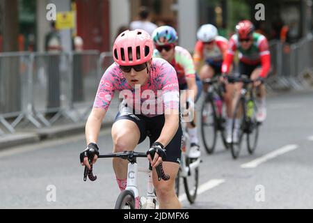 Tanja Erath d'Allemagne de l'équipe EF Education TIBCO SVB dans la RideLondon Classique 2022 Banque D'Images