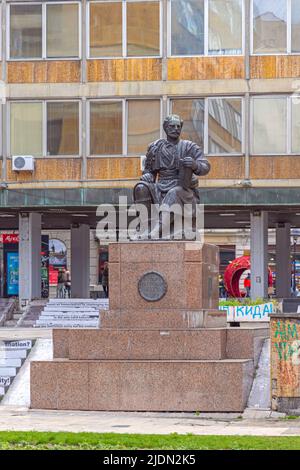 Belgrade, Serbie - 27 février 2022 : statue en bronze de Petar II Petrovic Njegos site d'intérêt dans le centre-ville de la capitale. Banque D'Images