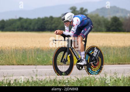 S. Giovanni Natisone, Italie. 22nd juin 2022. Mattia CATTANEO QUICK-STEP ALPHA VYNIL ÉQUIPE pendant le Championnat d'Italie de temps d'essai (hommes-femmes-U23), randonnée à vélo de rue à S. Giovanni Natisone, Italie, 22 juin 2022 crédit: Agence de photo indépendante / Alay Live News Banque D'Images